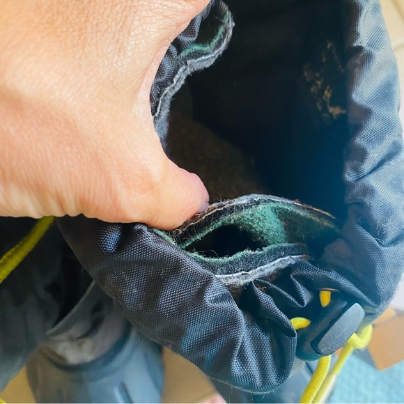 Sorel Flurry Black and Green Womens Boots - Picture 8 of 10